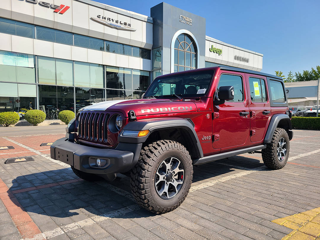 2022牧马人罗宾汉四门赤道红色到店 北京jeep4s店实拍_jeep_车身_设计
