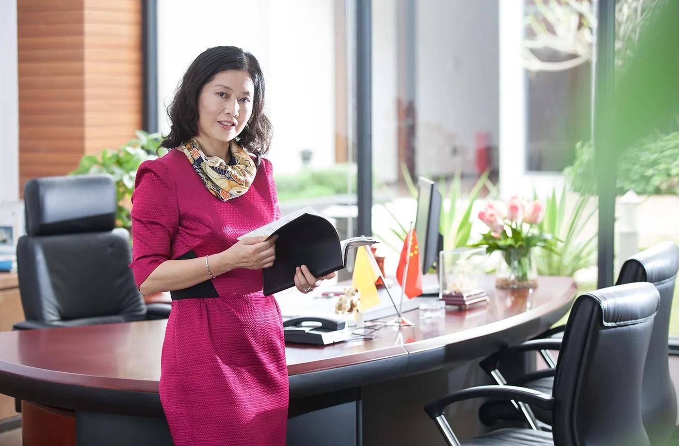 32岁2万资本,创"广州民企七强",年入401亿_袁志敏_金发科技_中国