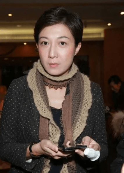 吳卓林憔悴現身顯落魄,街頭與拾荒者搶食物 5 0488738f83b5462cbb61cebb8c58f9aa