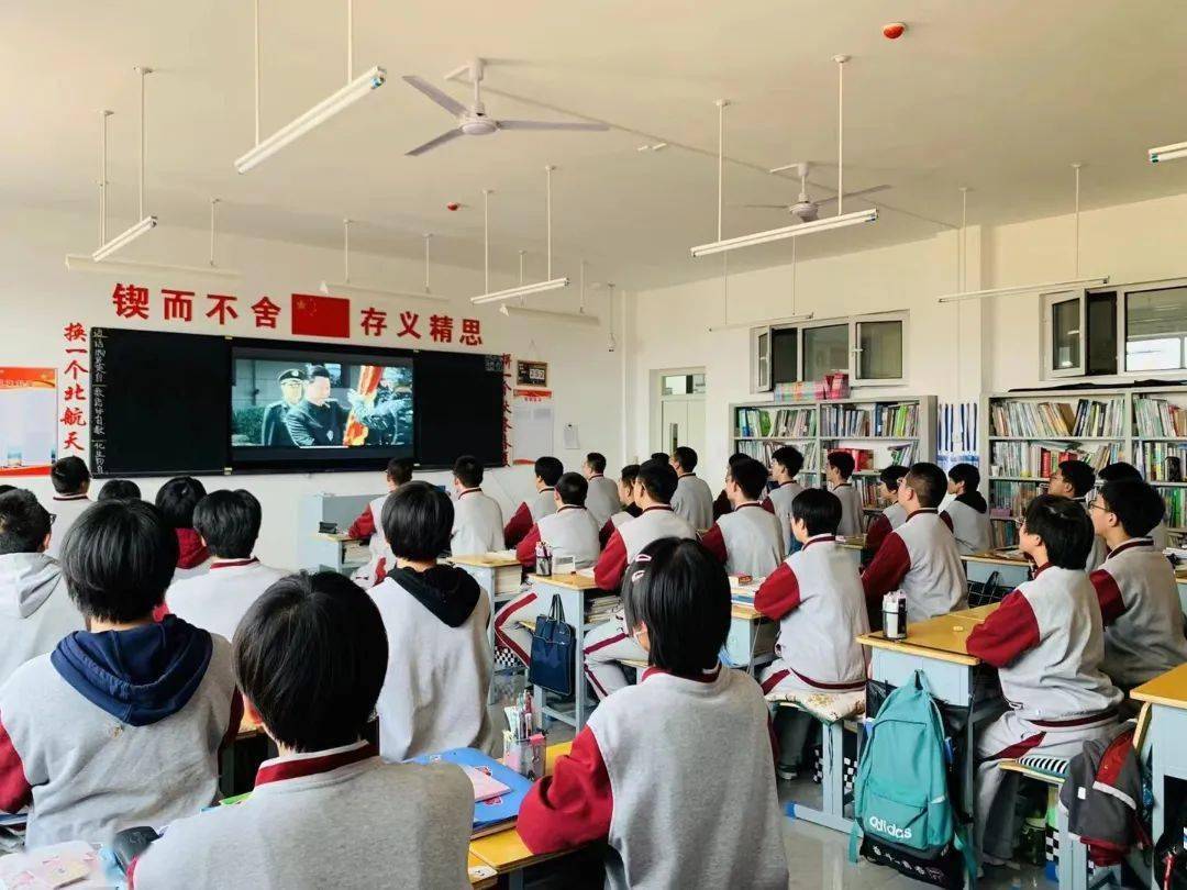 丰宁各中学团委开展"喜迎二十大 强国复兴有我"主题教育活动_祖国