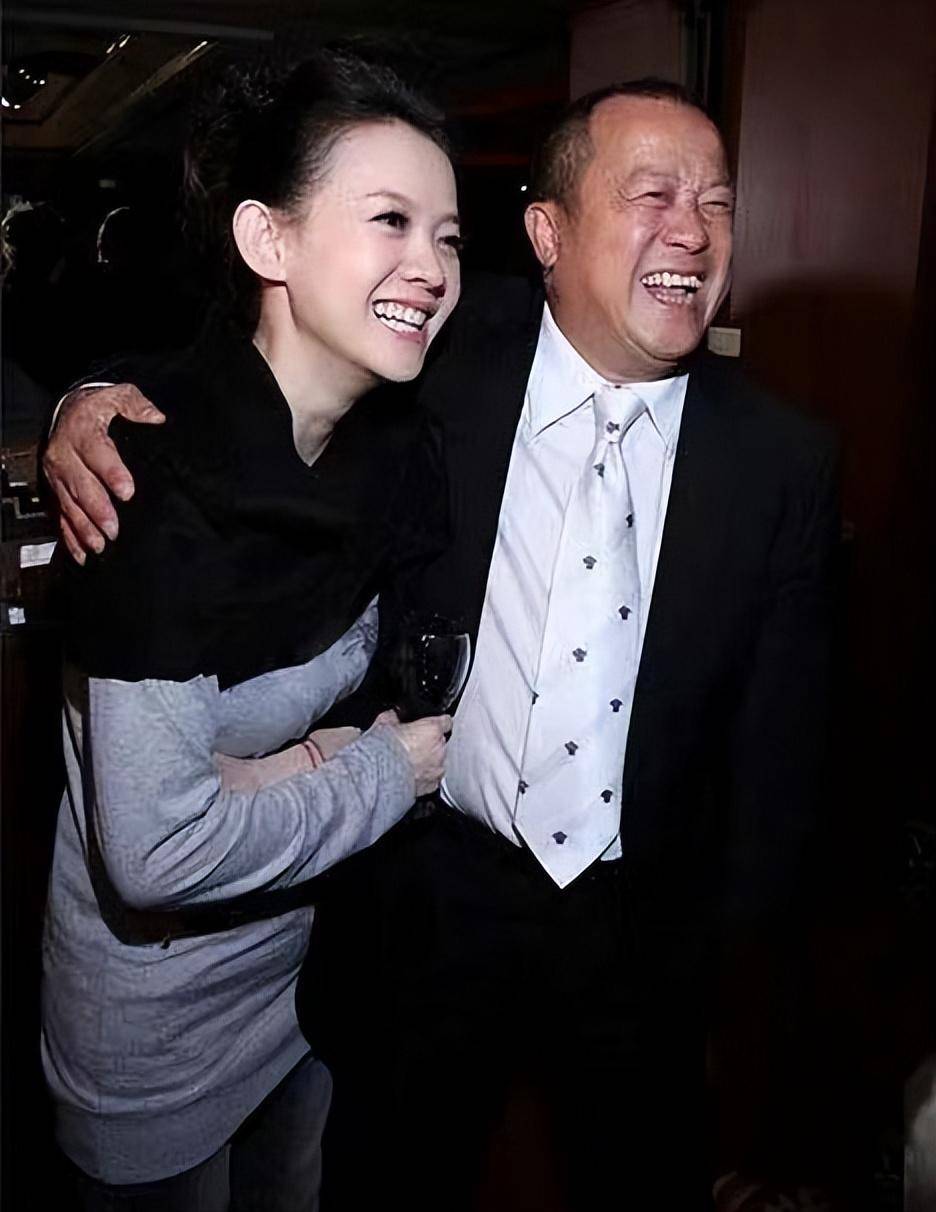 不认识对方,夸对方漂亮_香港_朱锡珍_曾国祥