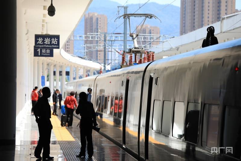 龙岩至广州动车首发开行_小时_旅客_铁路