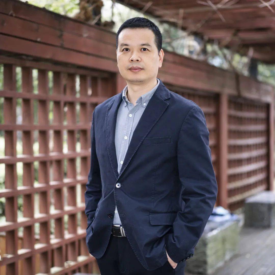 时间:13:40—14:20执教内容:《故宫博物院》执教:何必钻浙江省特级