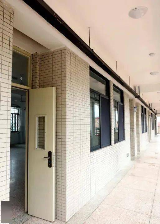 无独有偶,在水头镇党委,政府的支持下,今年9月,南安市水头中学的师生