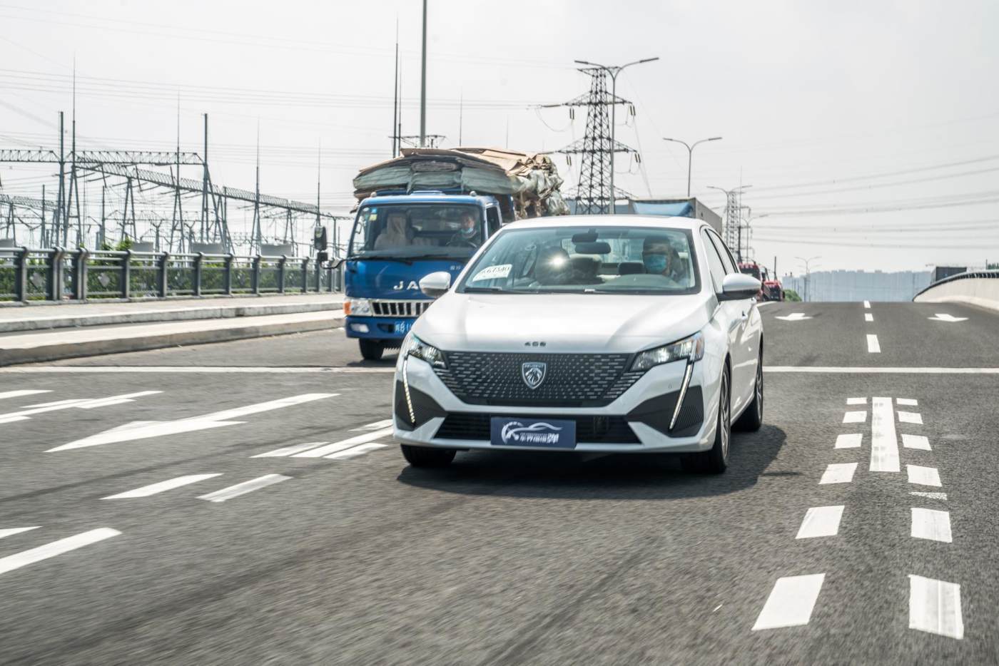 弹车评测:全新标致408,精准驾控之外更智能了,你会买吗?