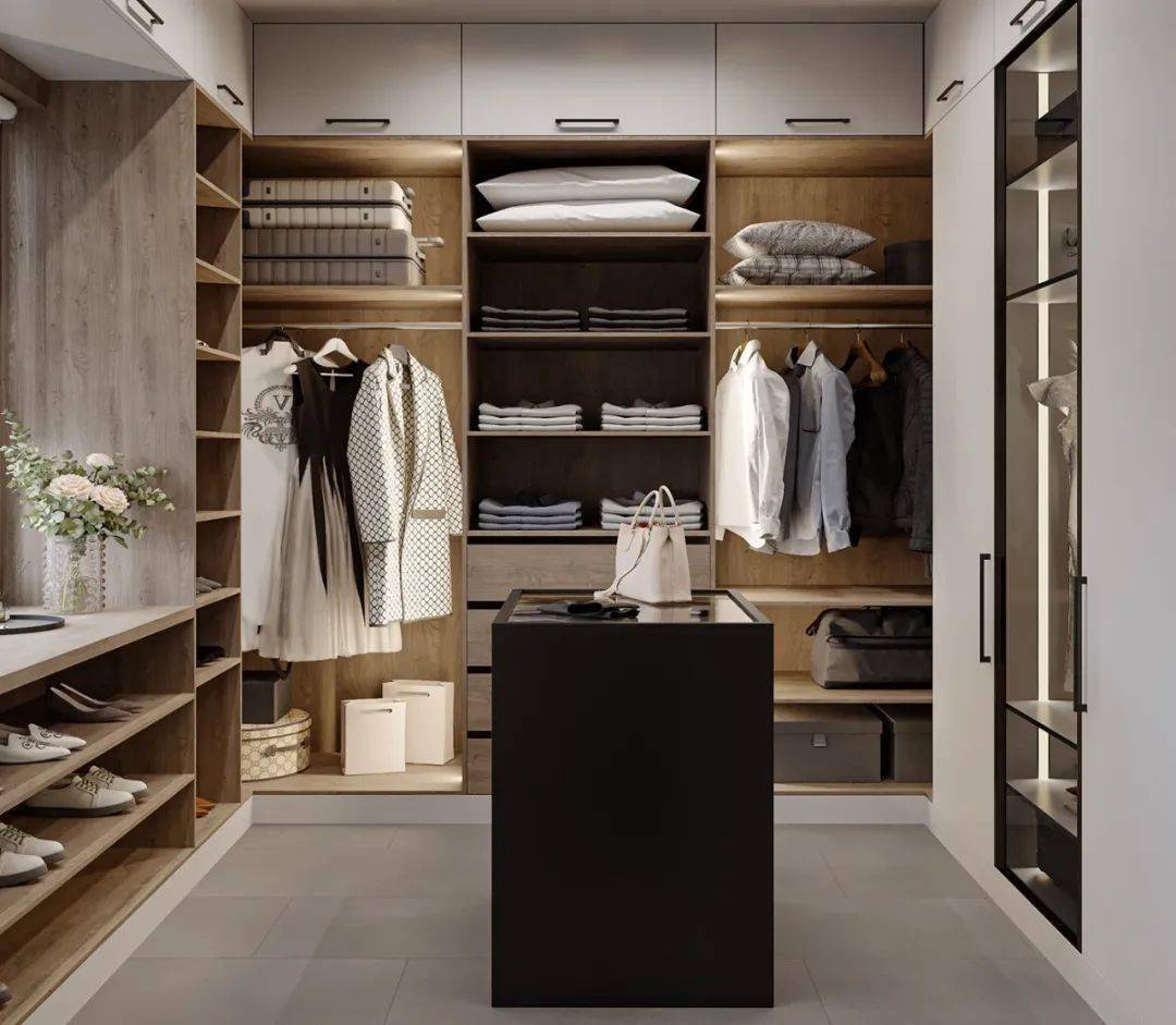 衣帽间的外形可以根据主人的喜好和居室的整体风格任意搭配色彩和造型