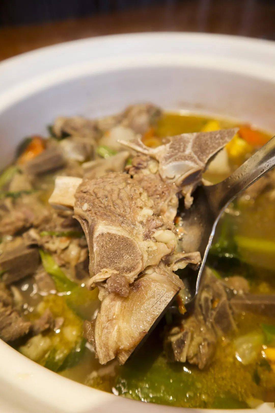 桐庐骨帮·金华砂锅又上硬核牛大骨煲,去晚了又是排断腿的节奏!