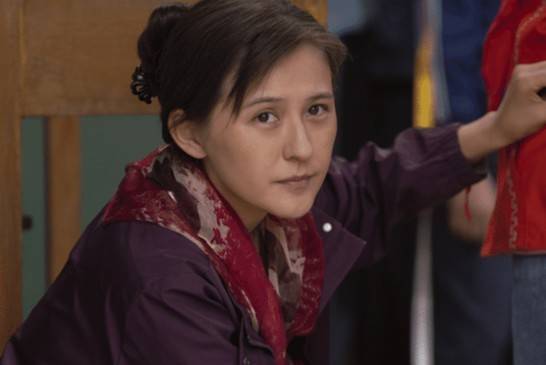 《山海情》演员回归现实,黄轩热依扎变化大,"马得宝"判若两人_剧中