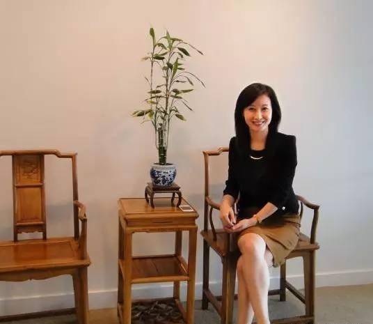 有传言说,张斌的前妻是《电视天气预报》的裴新华.