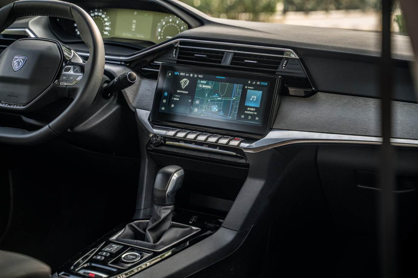 弹车评测:全新标致408,精准驾控之外更智能了,你会买吗?