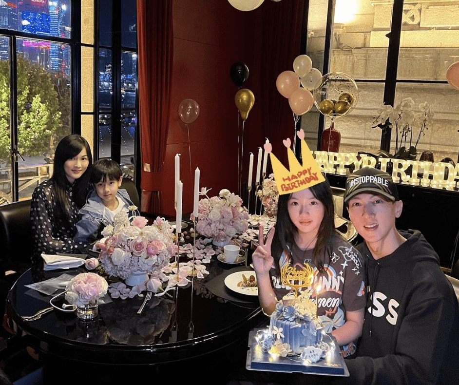 自制蛋糕夜游黄浦江,曾与妻子同一产房出生_林丽吟_生日_一家