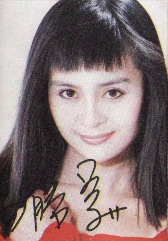 曾是歌坛天后,51岁靠整容挣钱赚钱的高胜美,是对歌坛的"高级羞辱"