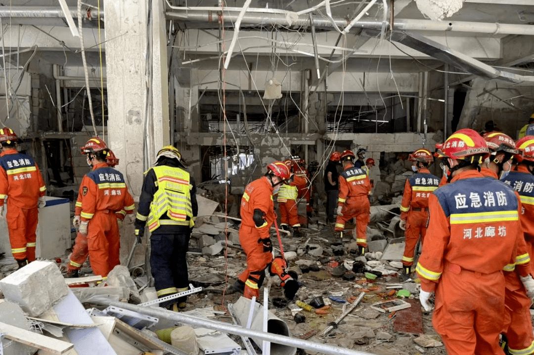 山东泰安市绿地公馆一层的一门头房因液化气罐泄漏引发爆炸事故