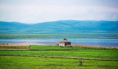 甘肃面积最大的淡水湖，被誉为高原明珠，风景秀美尕海湖