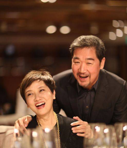 张国立弃妻娶邓婕,如今老来得子,看了邓婕年轻时的颜值就都懂了_娱乐