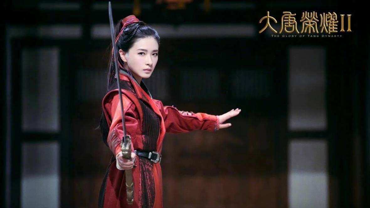 万茜国风大片撞脸《镖人》阿育娅?