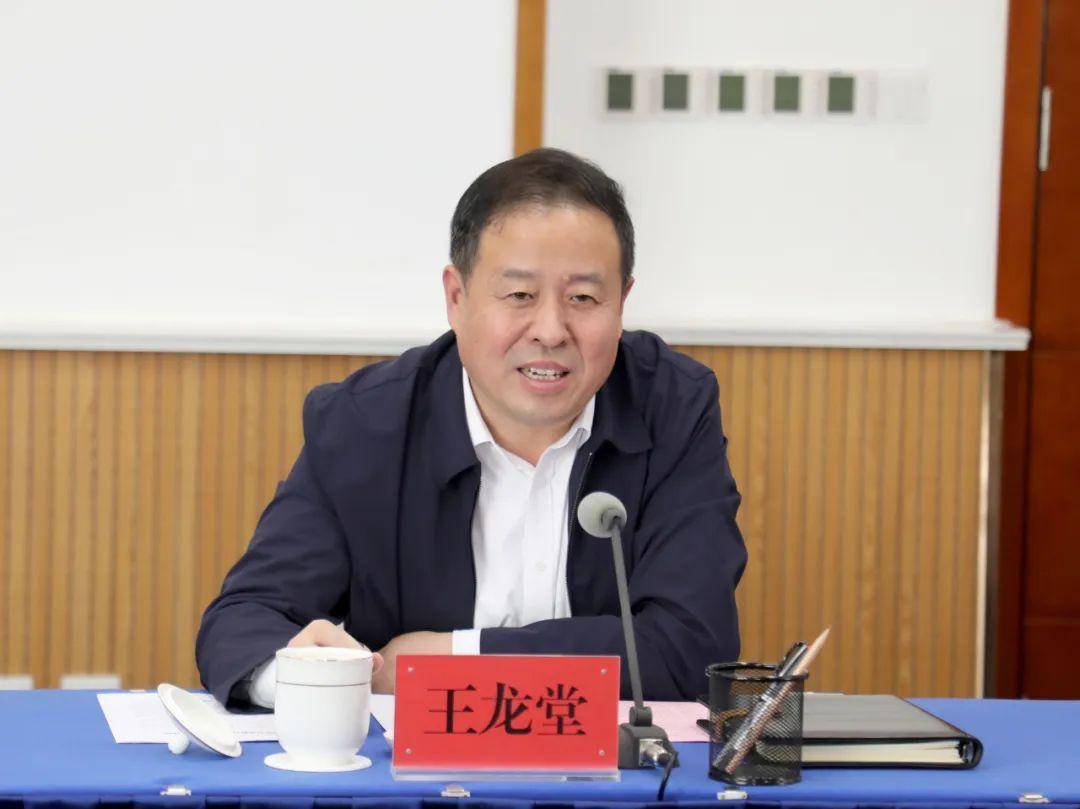 10月11日,区党工委书记王龙堂会见山东大学管理学院