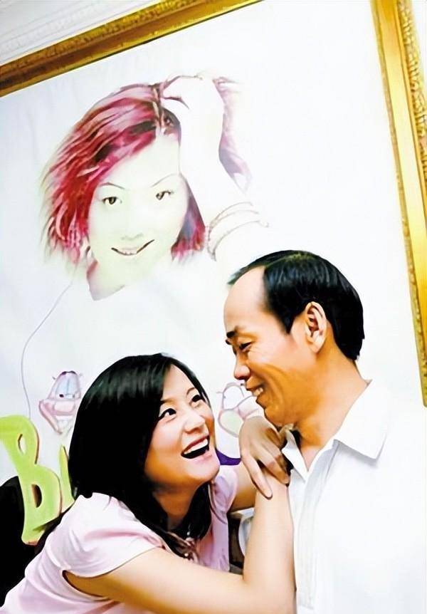 "沧桑歌手"何静:49岁仍单身,她为何不再相信爱情?_高大林_千百惠_家庭