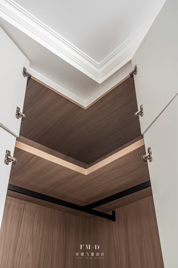 5,壁龛开放格转角的另一个思路是挖空连接处的柜体,内部做隔板开放式