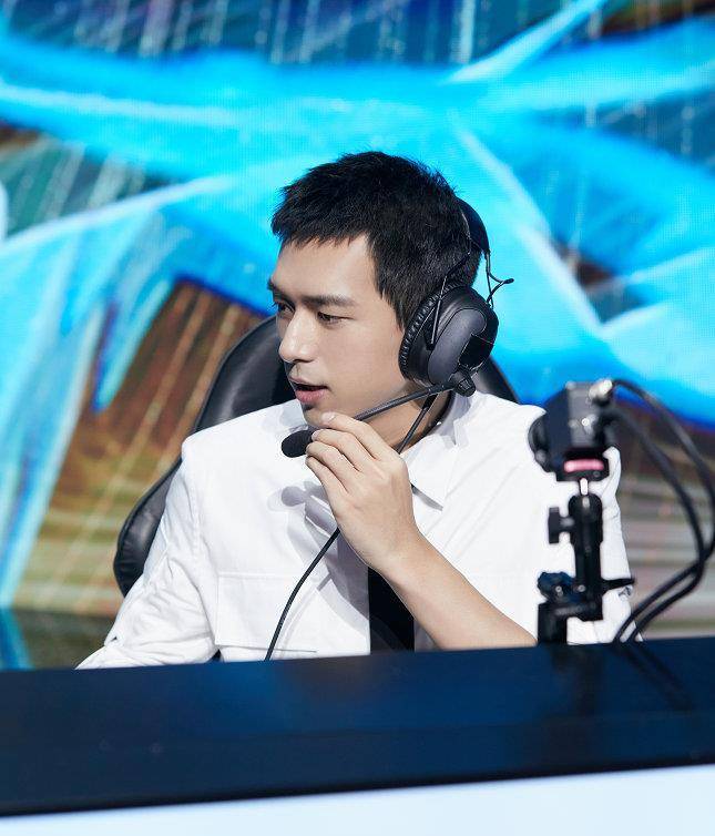 一起打电竞高颜值组合彻底火,比杨紫还顺眼_风格_俩人_游戏