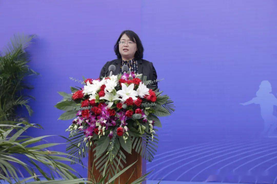 副区长许艳伟主持仪式据了解,新乡市育才小学(凤泉北校区)位于大块镇