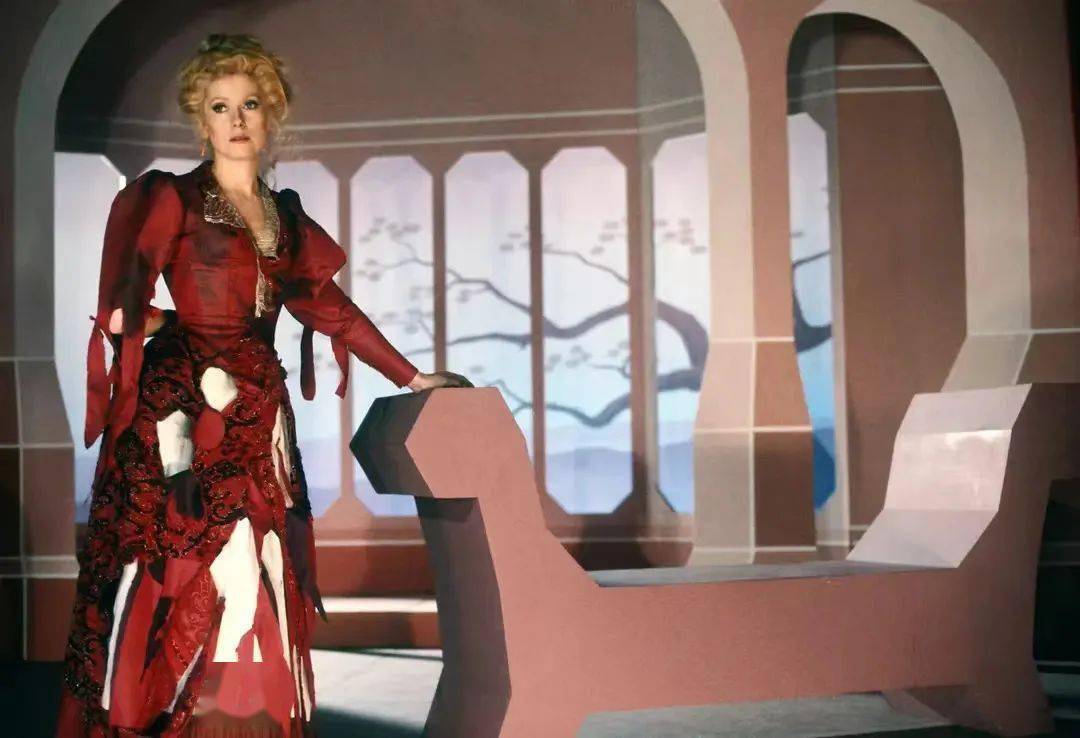 主演:查尔斯·登纳/布丽吉特·佛西/内莉·博尔