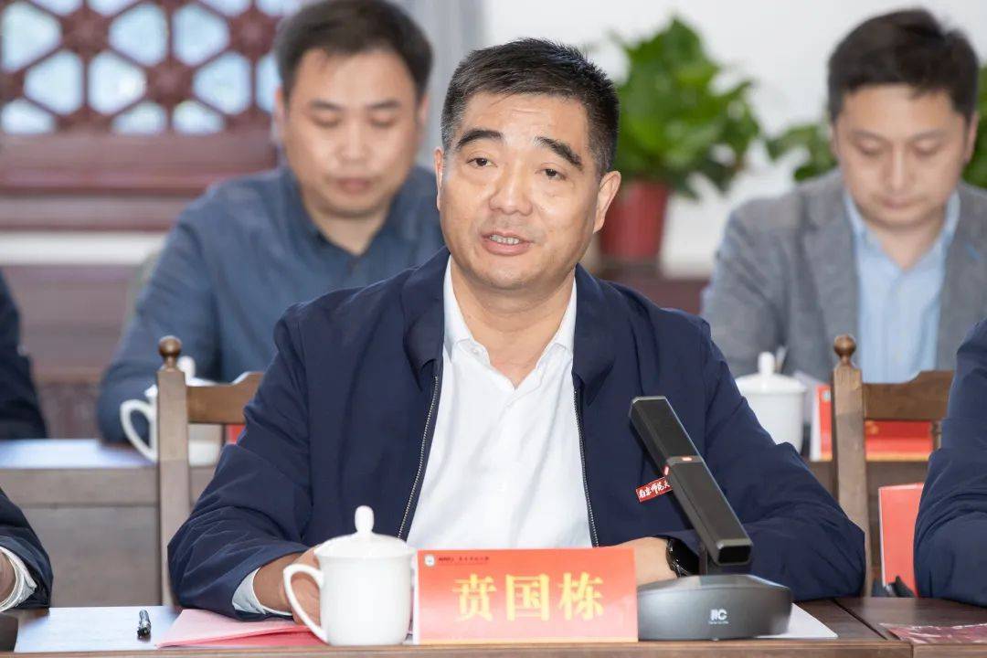 签约仪式由贲国栋主持.