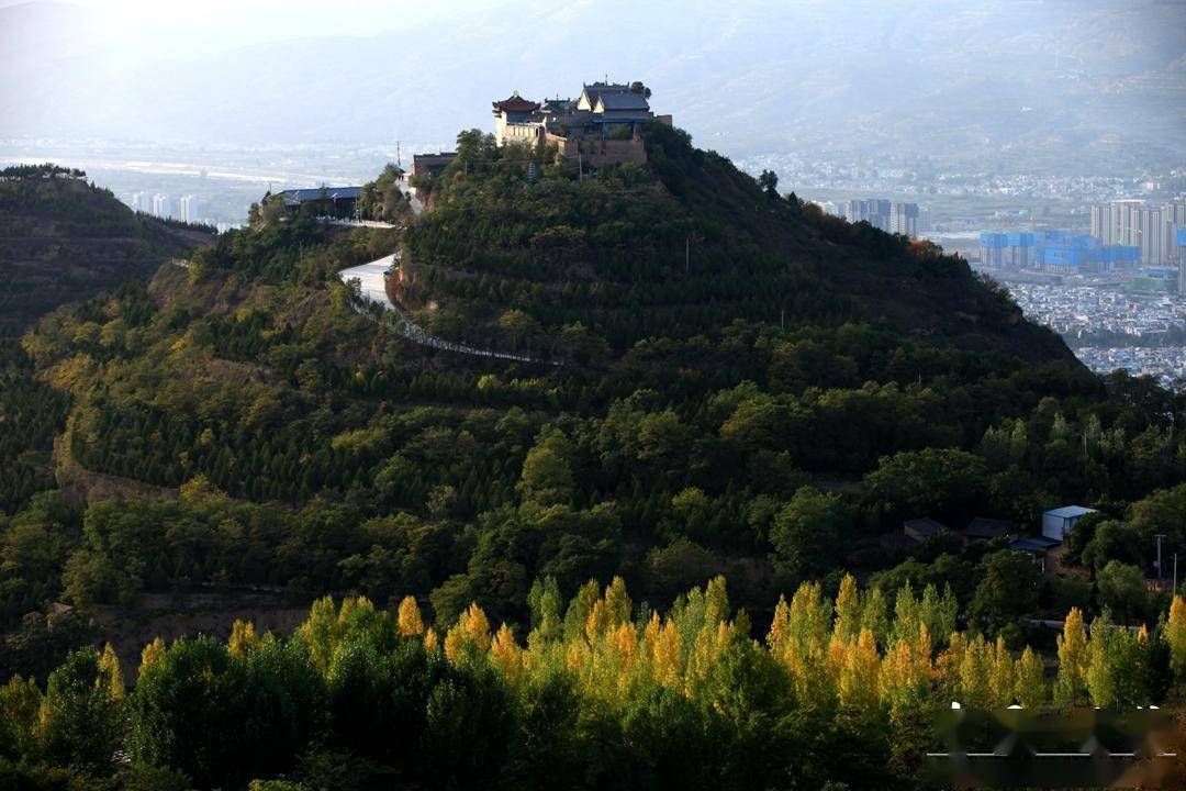 天门山秋色美如画_甘谷县_冀大地_天水