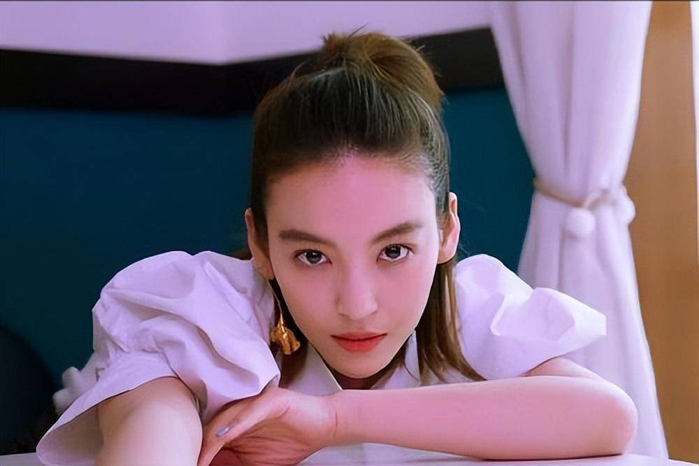 与杨幂离婚3年的刘恺威,被爆与已婚女明星十指相扣,尤靖茹辟谣_网友