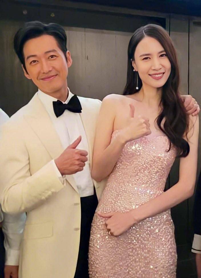 看点甜的,44岁南宫珉和相恋7年的模特女友终于步入婚姻殿堂_洪真英