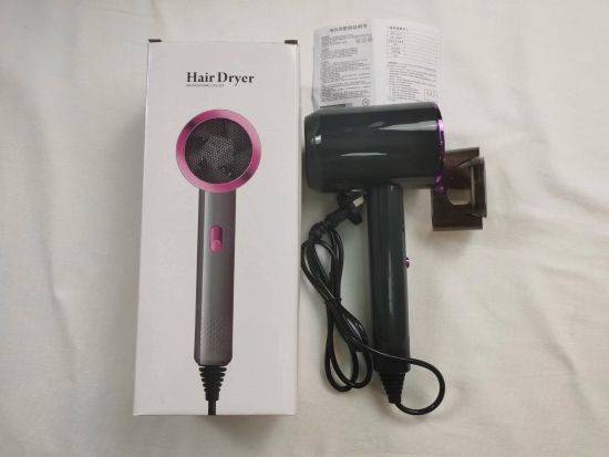 “疯狂小杨哥”带货三无产品：买洗发水赠吹风机