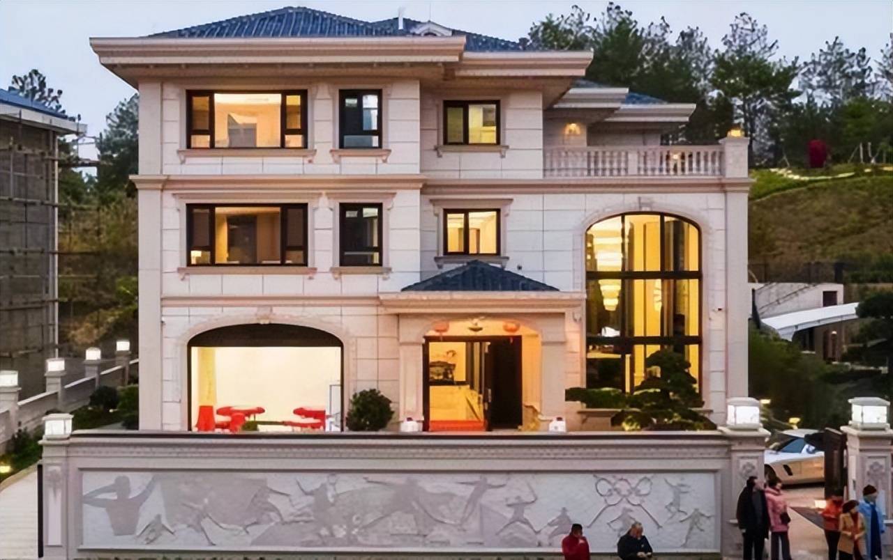 林丹7000万豪宅内庆生!