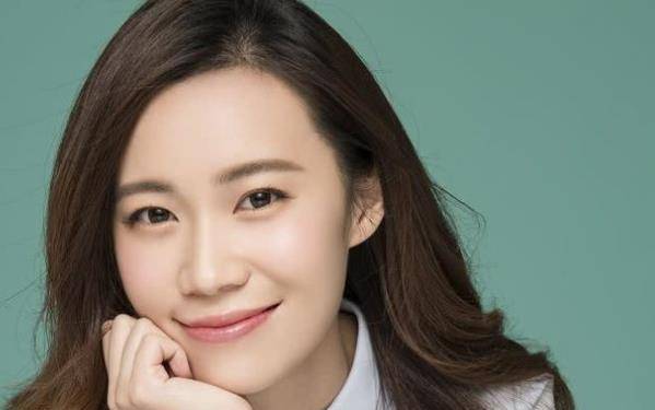 父母都是演员的张思乐,也很有表演天赋,颜值智慧双在线!