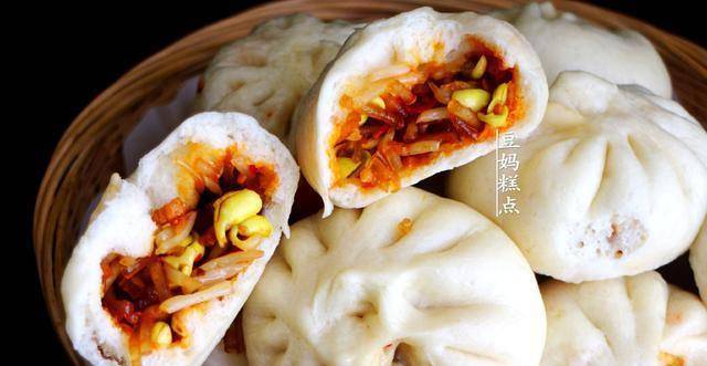 这菜2元一大把,早餐店做成包子馅,每天排队3米长_豆芽_包子铺_粉条