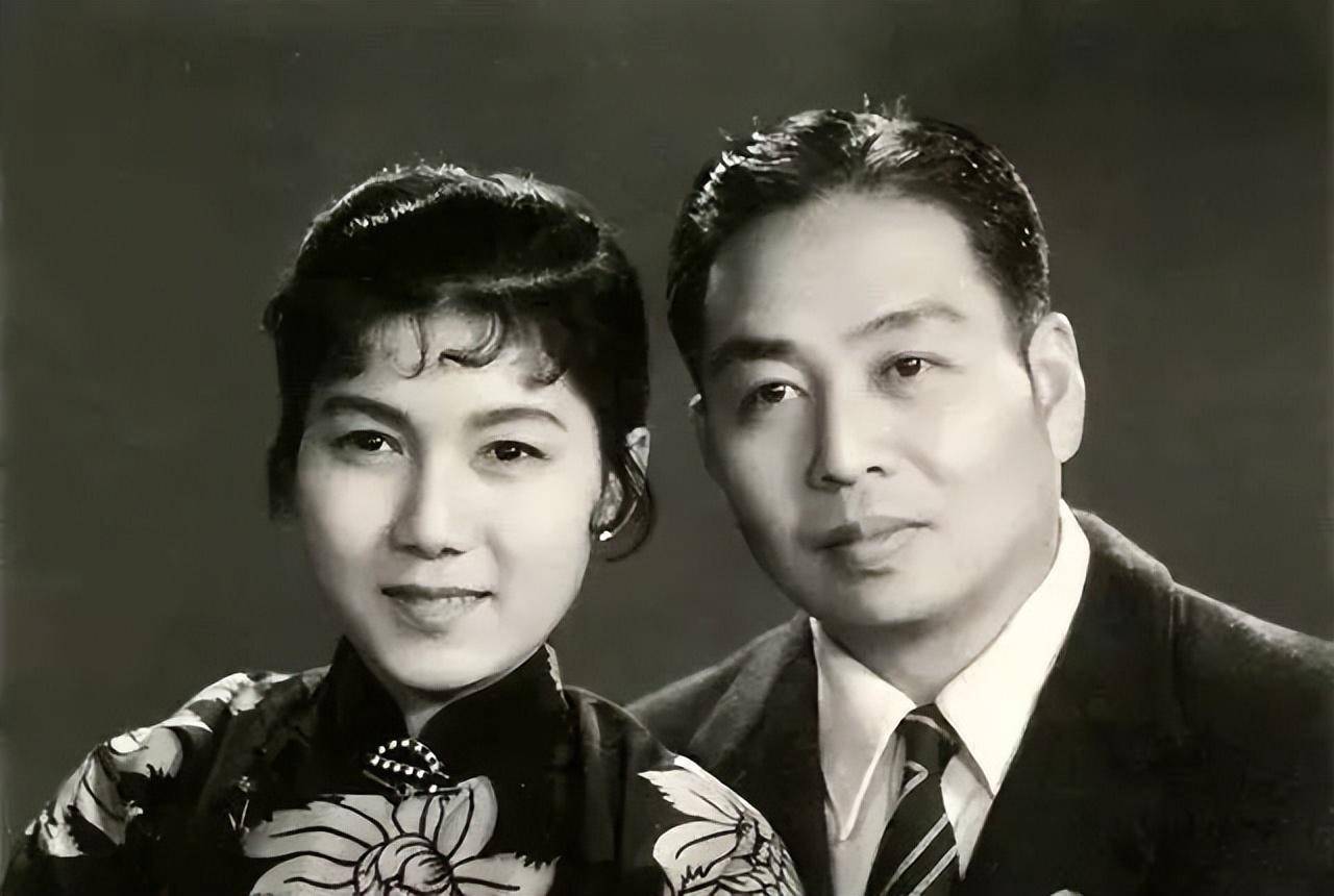 致敬经典——"刘巧儿"新凤霞与吴祖光的故事_老舍_北京_父亲