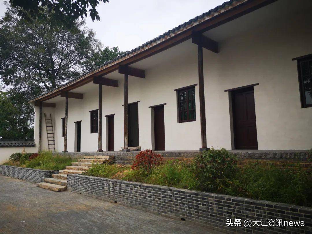 整座建筑砖木结构,梯级三进,四合院式平房.