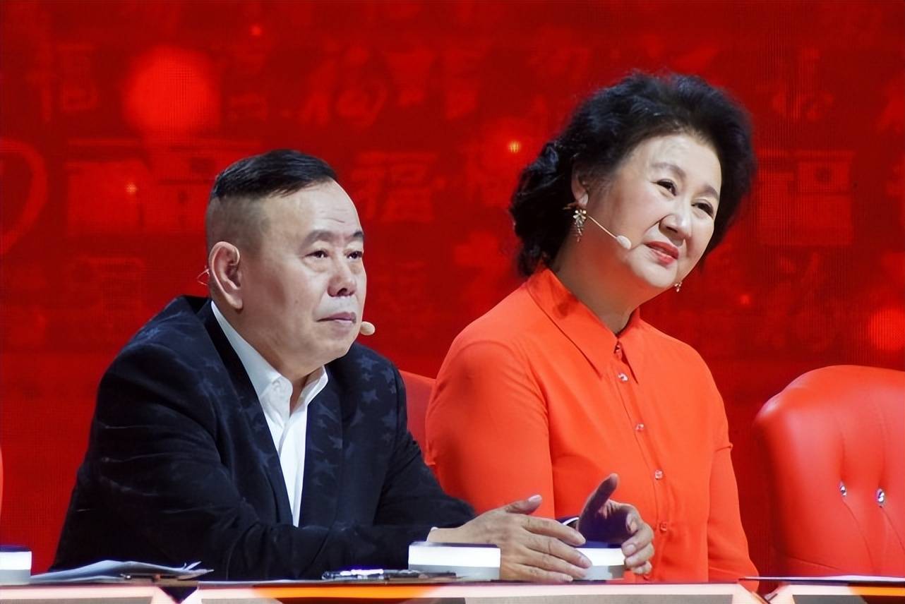 春晚常客黄晓娟:与初恋老公恩爱37年,儿子是她最大的骄傲_妈妈_女儿