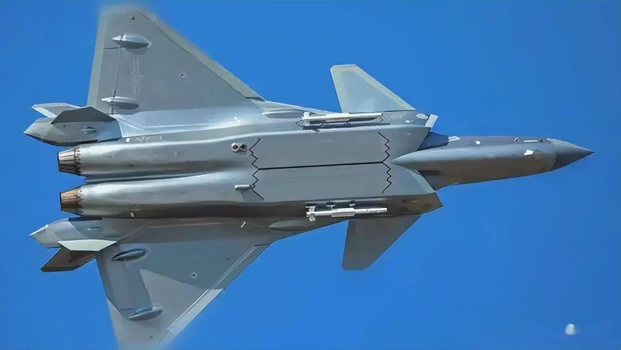 f22成功挂载并发射了28枚导弹,歼20会不会这么做?