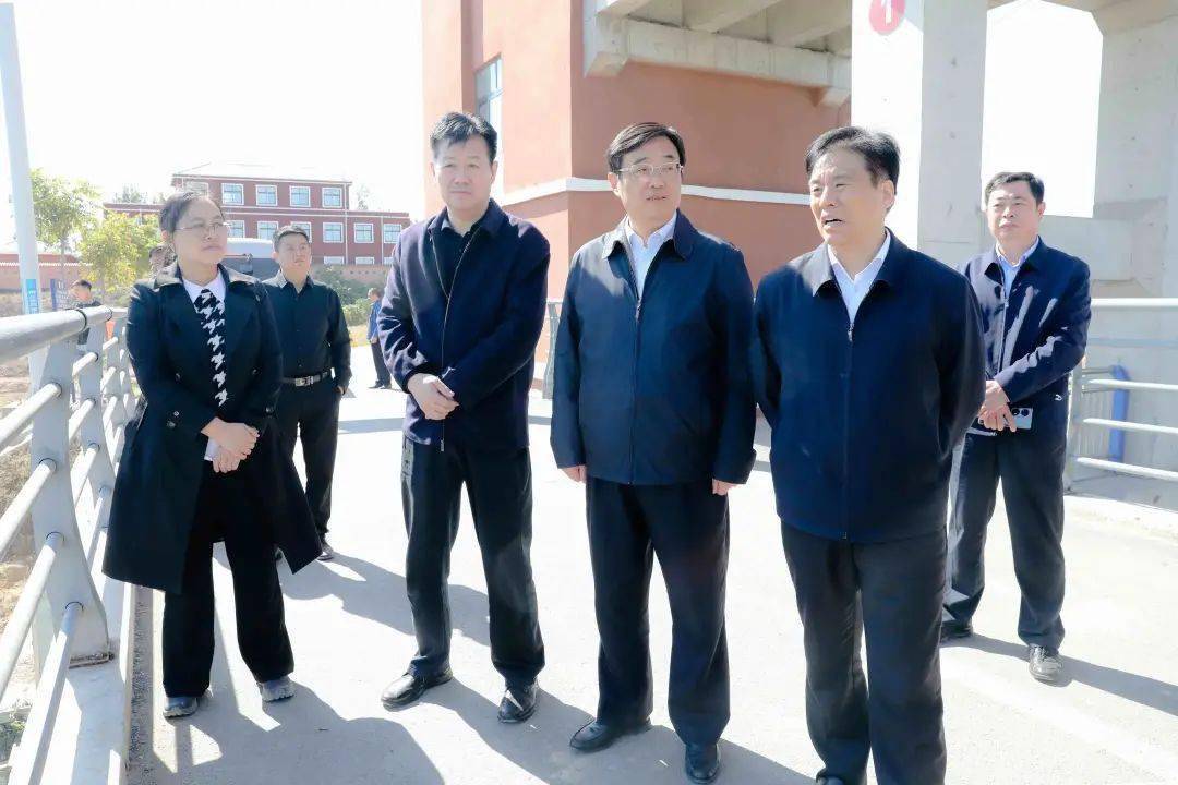 10月18日,市委常委,副市长王昌华来单县调研水环境治理工作,县委书记