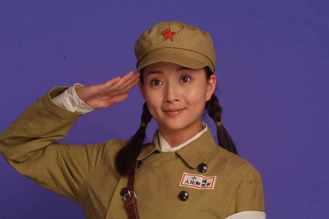 沈腾杨洋撞衫,不过是军艺校草间的一些默契罢了_殷桃_军装_审美