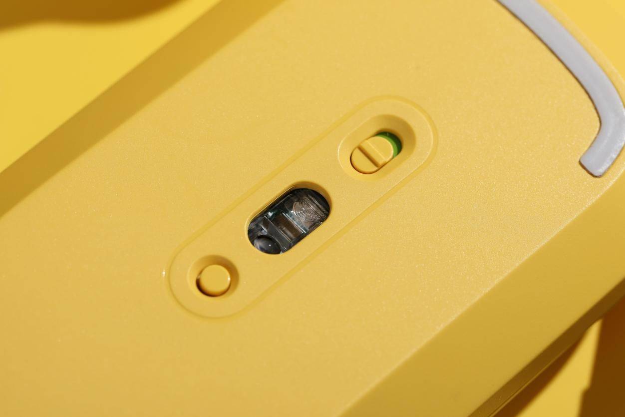 这个鼠标有点黄，但是很可爱——绿联鸭梨黄001鼠标上手评测