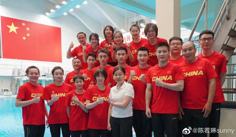中国跳水“梦之队”亮相世界杯，施廷懋第三次作为教练出国比赛