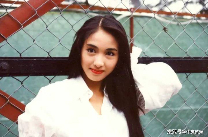 港风女神气质_港风妆容穿搭风格_那些年港片女神的风采