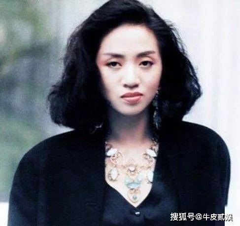 港风妆容穿搭风格_那些年港片女神的风采_港风女神气质