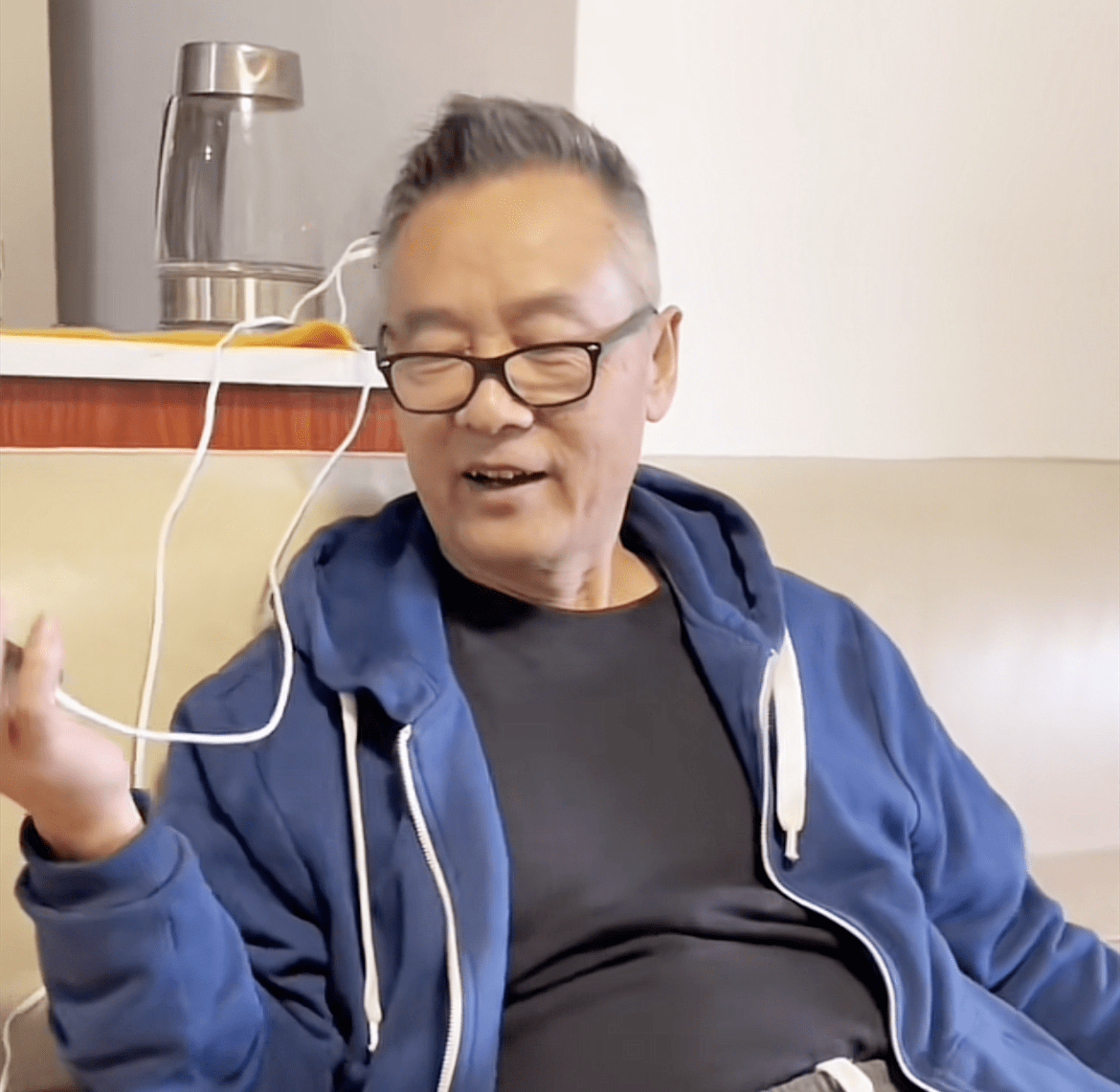 女儿与现任太太相处融洽,像极一家人_李宝健_罗伊_抗癌