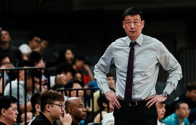 正式任命,55岁郑武亮相新岗位,为姚明分忧,曾为篮球离开体制_青训_最