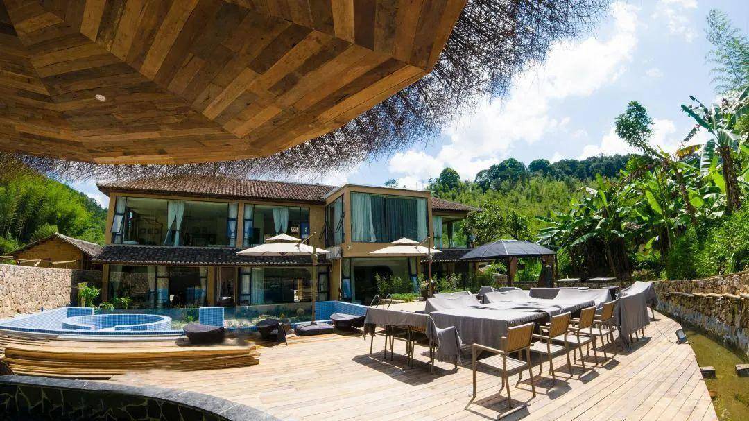 惠州南昆山新晋网红民宿,享森林养生温矿泉丨花溪雨·谷尾山居_泳池