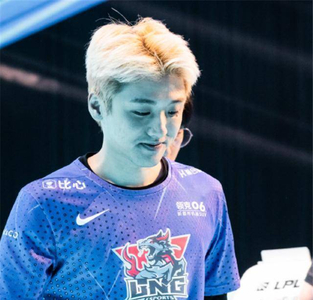 lng冷少被爆破,连夜删评论只留下夸奖,观众:何时发复盘vlog?插图4