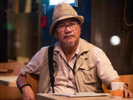 曾是纵横香港影坛的霸主,为养小16岁娇妻,今62岁带病演戏认不出