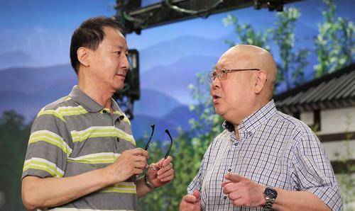 京剧演员言兴朋提起京剧眼睛有光,只可惜后来去了美国退出舞台_言派